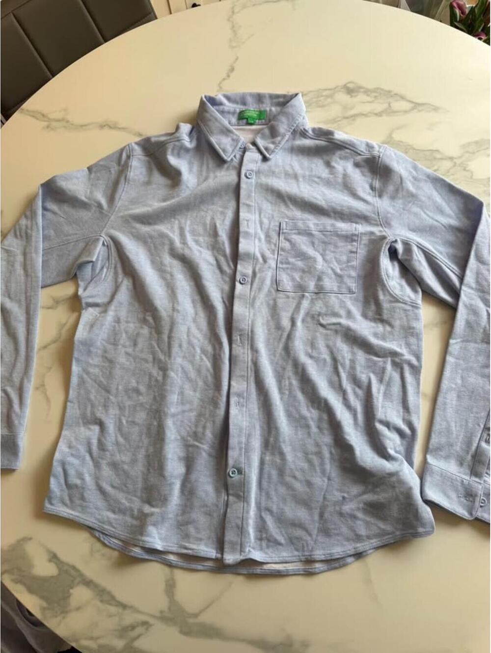 United Colors of Benetton Light Blue Button-Up Shirt L/G